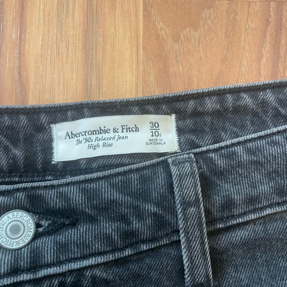Abercrombie & Fitch Curve Love The 90’s Relaxed Jean High Rise - Picture 5 of 5